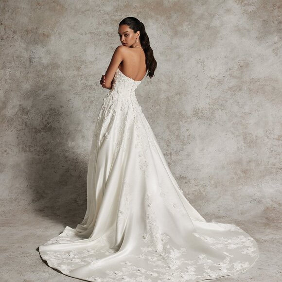 Justin Alexander Signature Amani Wedding Dress - Picture 4 of 6